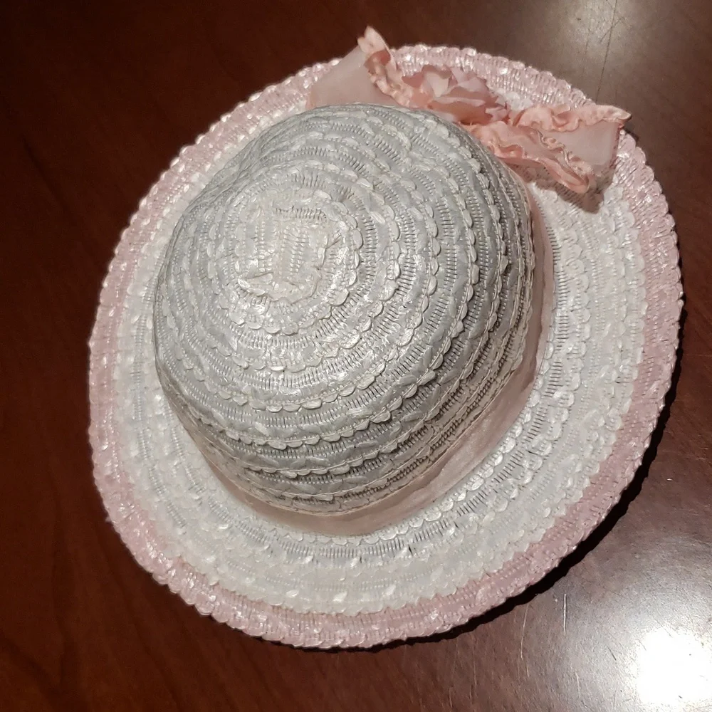 Girls hat NWOT White Pink